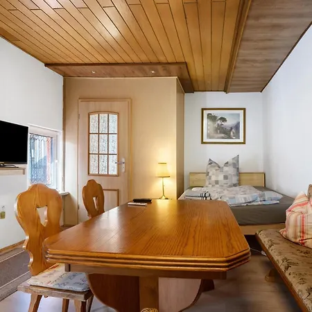 Apartment Obere Im Nebengebaeude *
